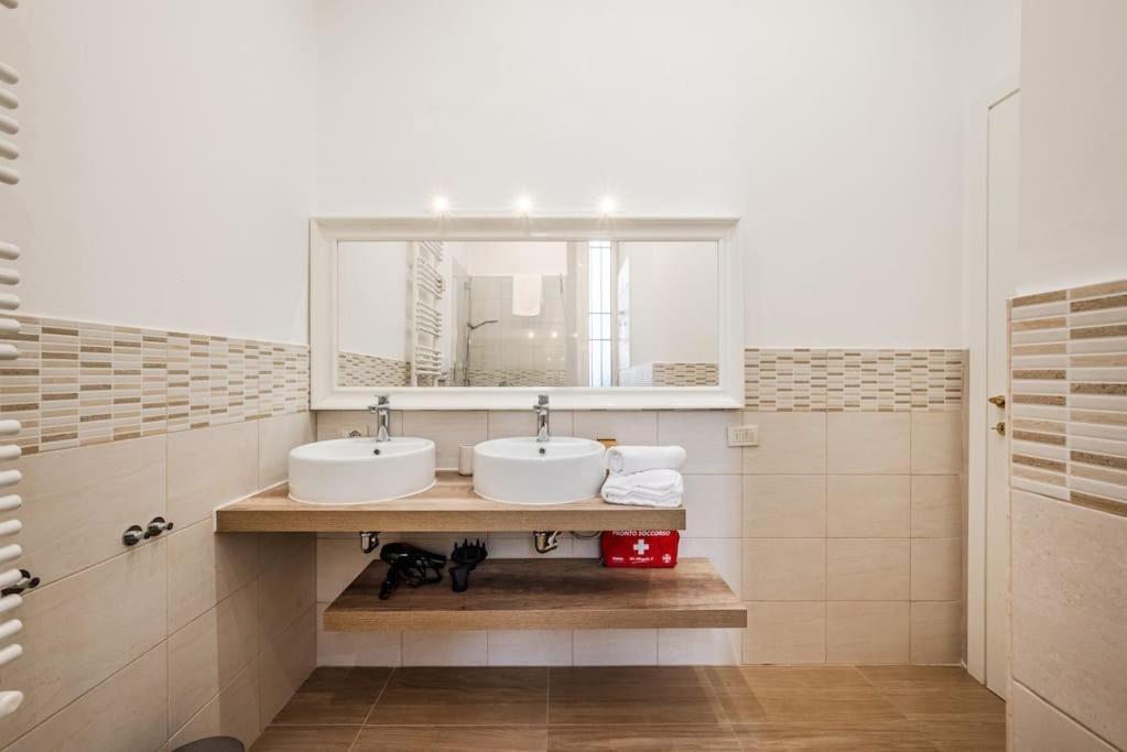 Centrale'S Nest - Elegant Apt Close To Central Station Milano Eksteriør billede